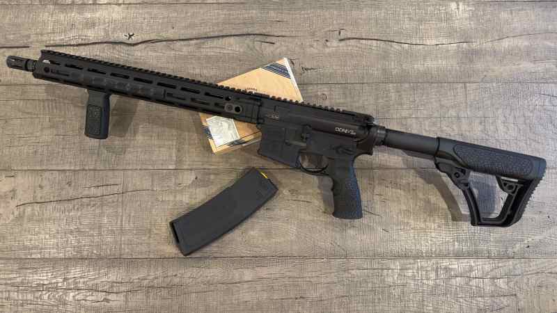 Daniel Defense DDM4 V7 LW 5.56 .223 AR-15