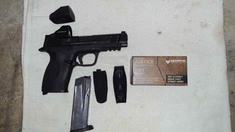 S&amp;W 45 acp with a Red Dot. reduced Price..17 March