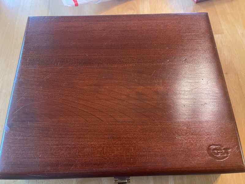 Vintage colt walnut presentation case. 150.00